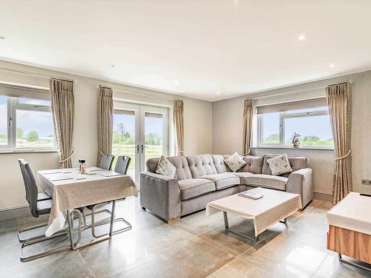 Mya Cottage Wilpshire エクステリア 写真