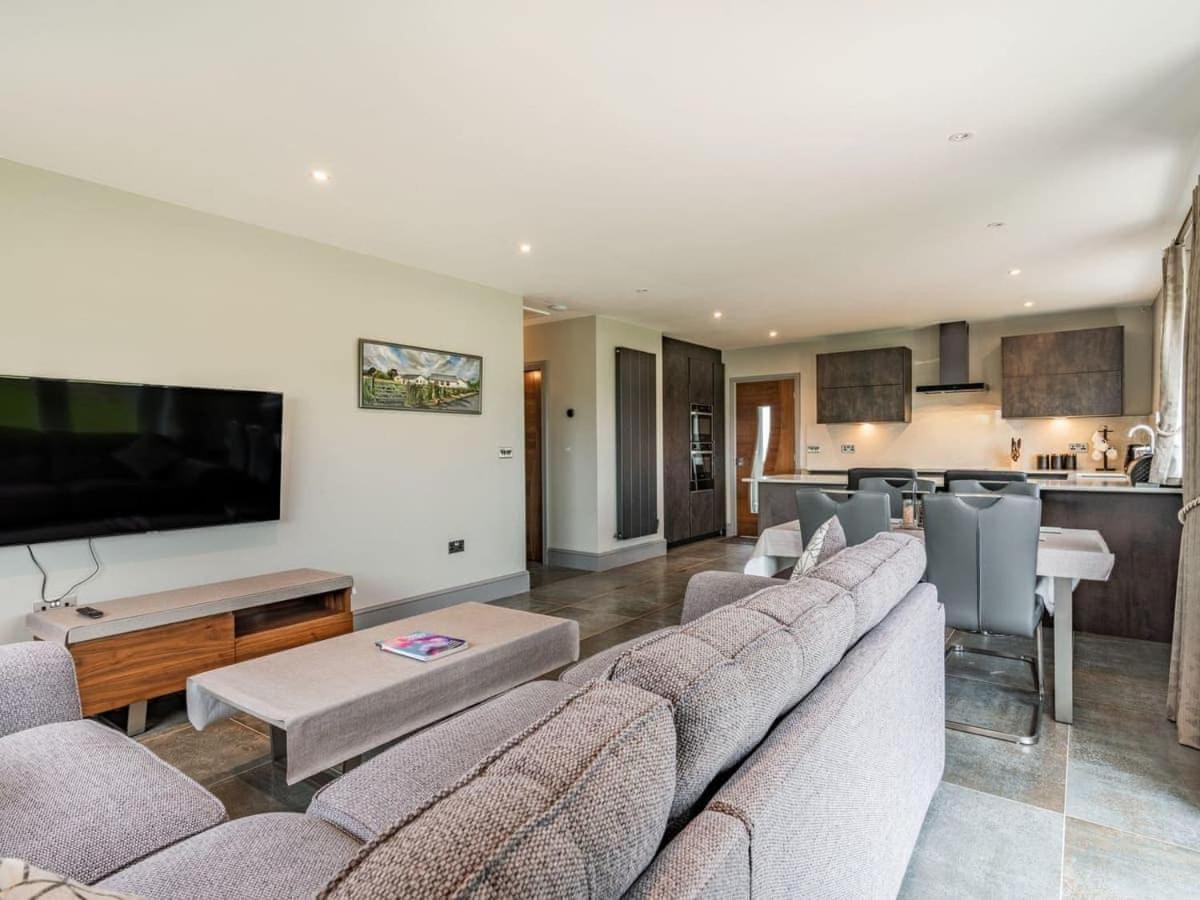 Mya Cottage Wilpshire エクステリア 写真