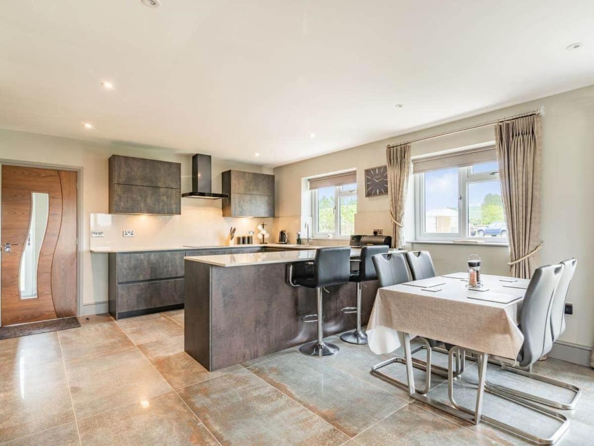 Mya Cottage Wilpshire エクステリア 写真